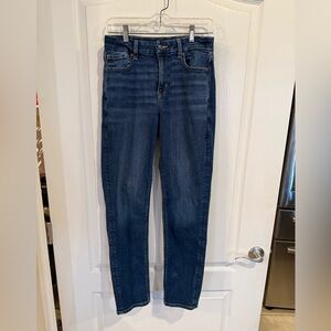 American Eagle woman’s denim curvy Mom stretch blue jeans size 4 long